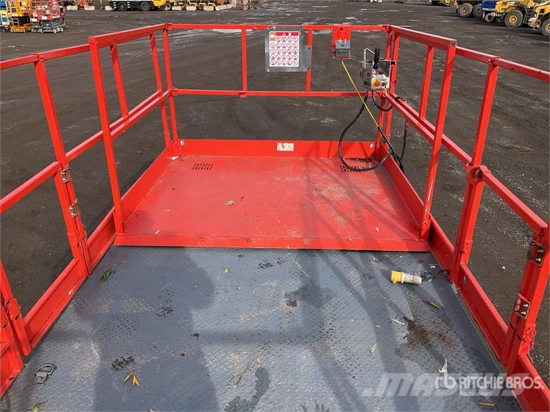 SkyJack SJ9250RT 4x4 Diesel Scissor Lift Scissor lifts