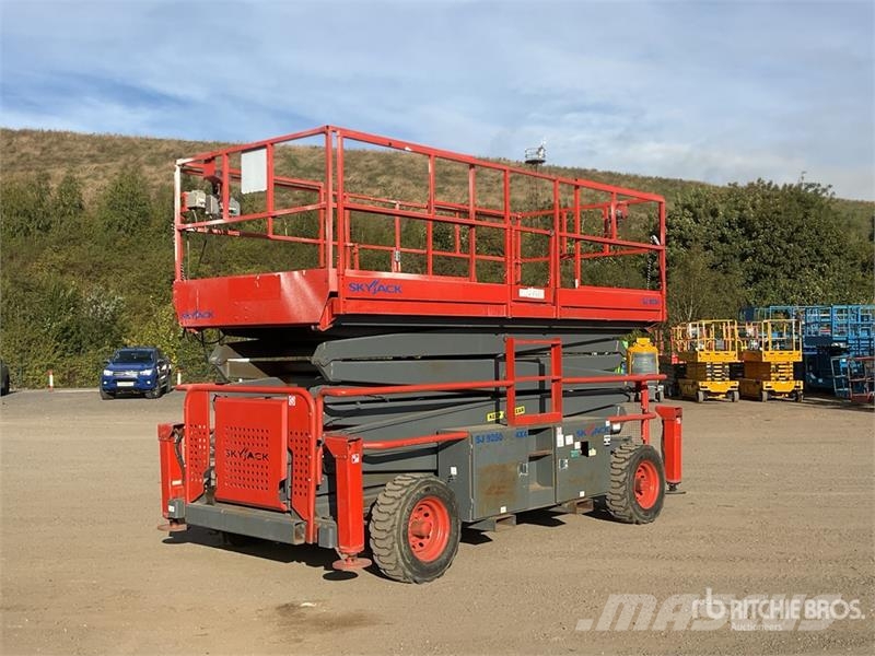 SkyJack SJ9250RT 4x4 Diesel Scissor Lift Škaraste platforme