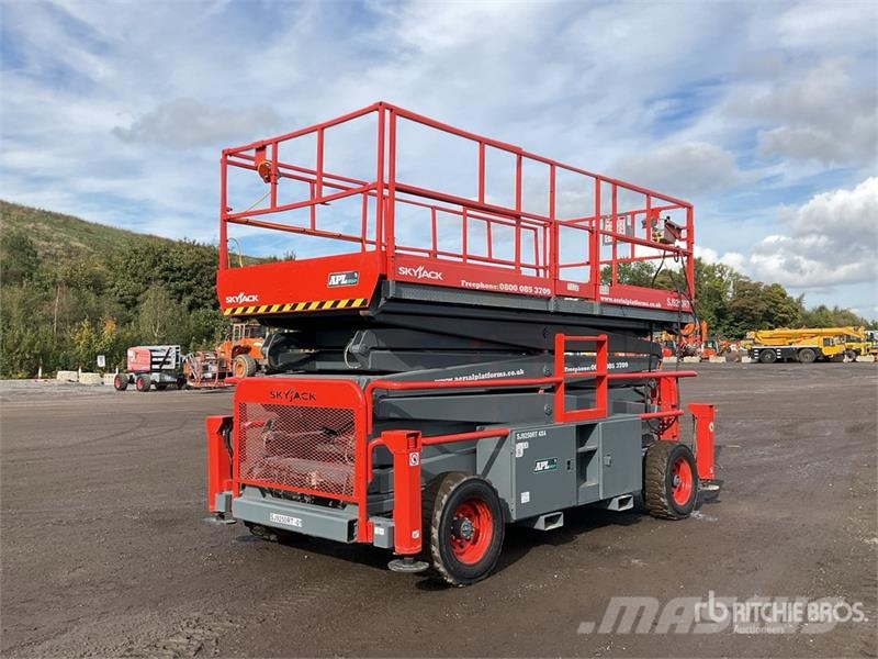 SkyJack SJ9250RT 4x4 Diesel Scissor Lift Scissor lifts