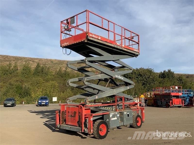 SkyJack SJ9250RT 4x4 Diesel Scissor Lift Škaraste platforme