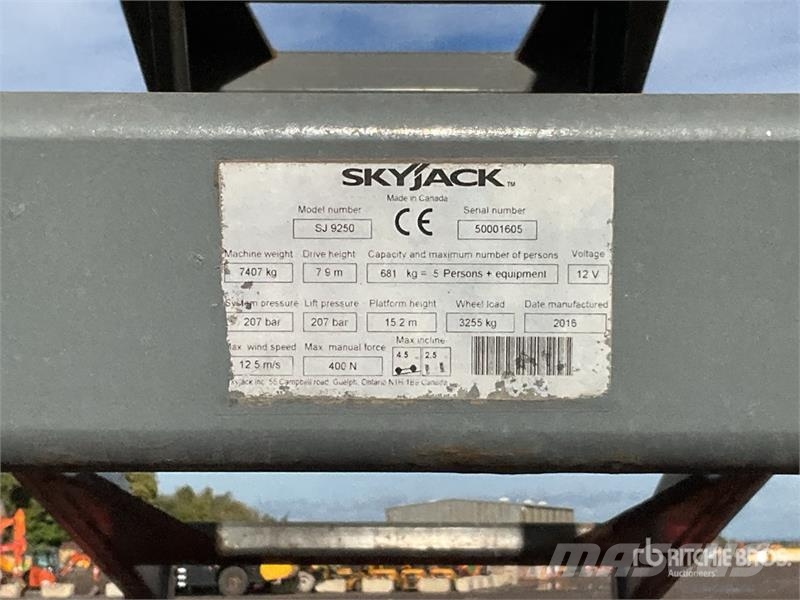 SkyJack SJ9250RT 4x4 Diesel Scissor Lift Scheren-Arbeitsbühnen