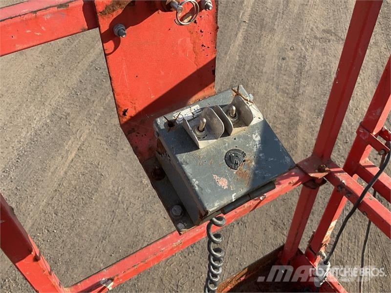 SkyJack SJ9250RT 4x4 Diesel Scissor Lift Škaraste platforme