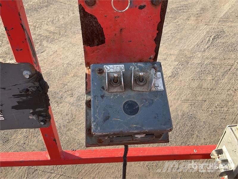 SkyJack SJ9250RT 4x4 Diesel Scissor Lift Škaraste platforme
