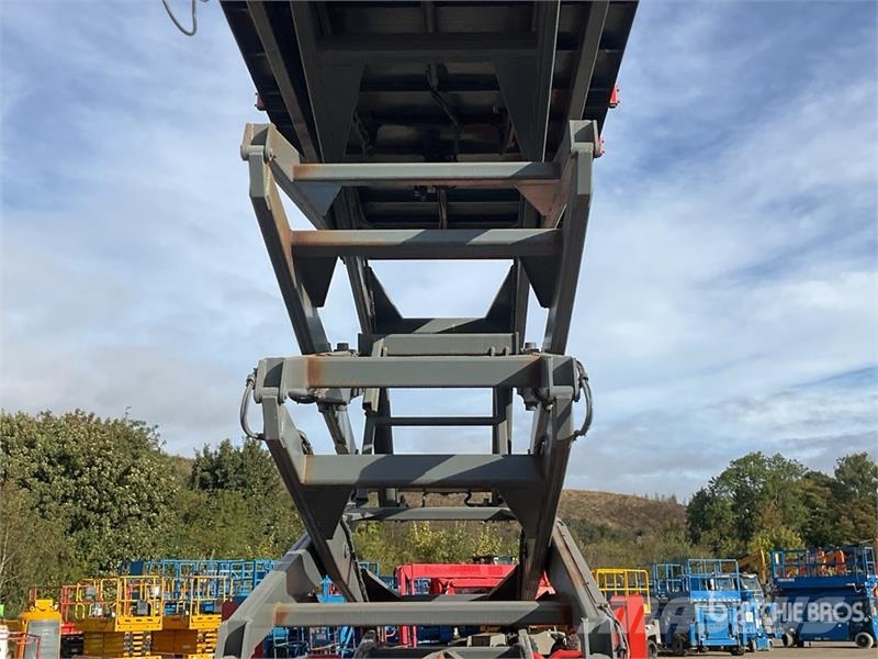 SkyJack SJ9250RT 4x4 Diesel Scissor Lift Škaraste platforme