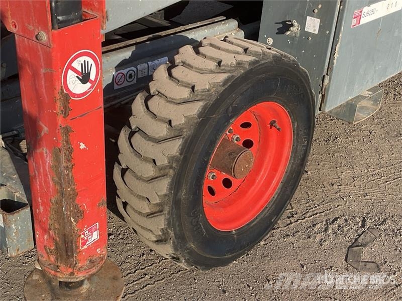 SkyJack SJ9250RT 4x4 Diesel Scissor Lift Škaraste platforme