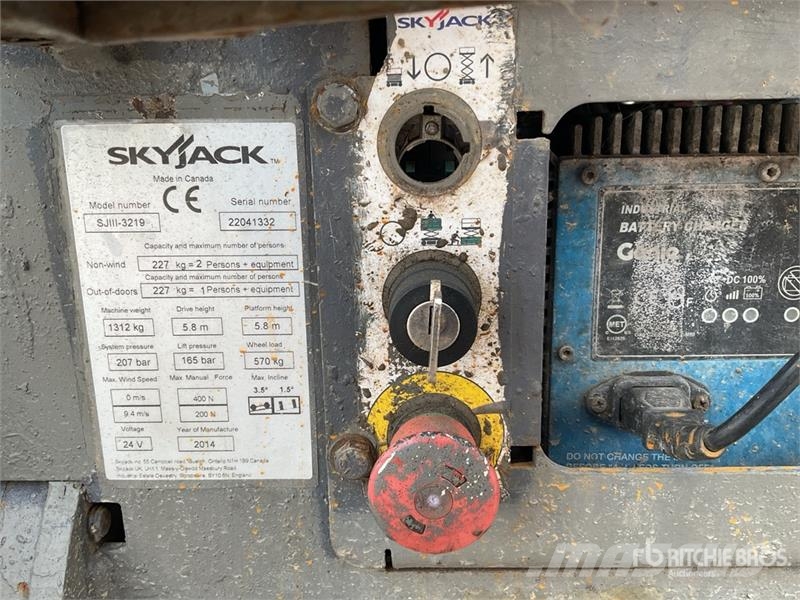SkyJack SJIII-3219 Electric Scissor Lift Piattaforme a pantografo