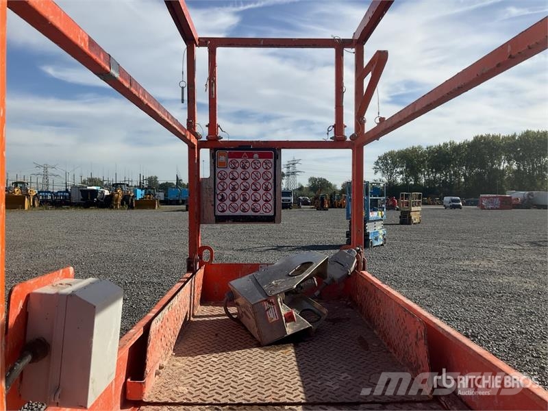 SkyJack SJIII-3219 Electric Scissor Lift Schaarhoogwerkers