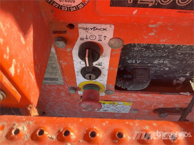 SkyJack SJIII-3219 Electric Scissor Lift Schaarhoogwerkers