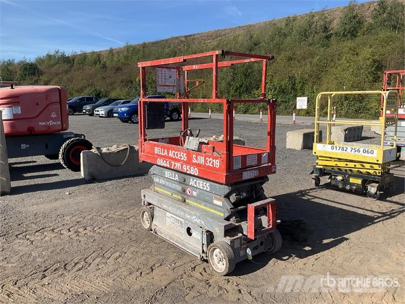 SkyJack SJIII-3219 Electric Scissor Lift Šķerveida pacēlāji