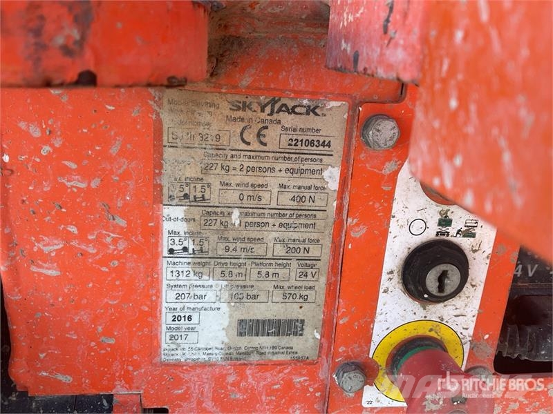 SkyJack SJIII-3219 Electric Scissor Lift Schaarhoogwerkers