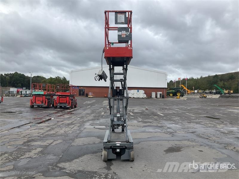 SkyJack SJIII-3219 Electric Scissor Lift Nacelle ciseaux