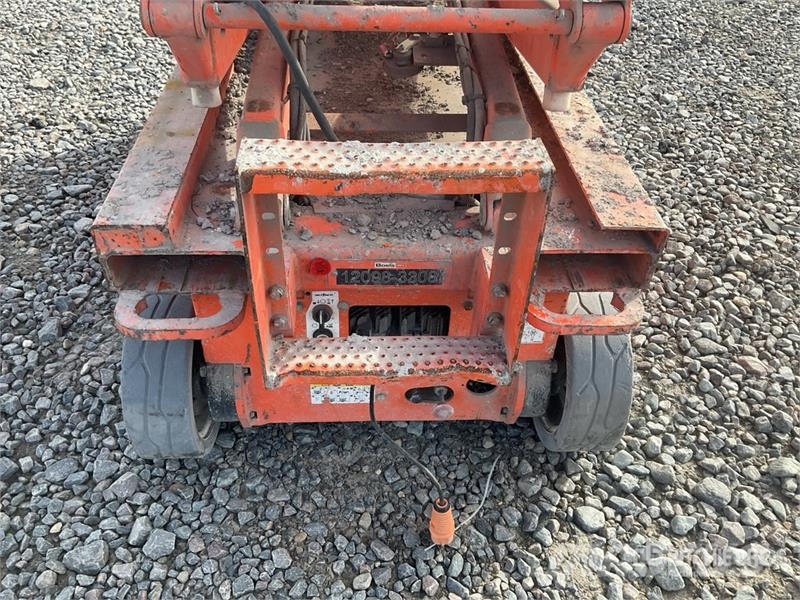 SkyJack SJIII-3219 Electric Scissor Lift Schaarhoogwerkers