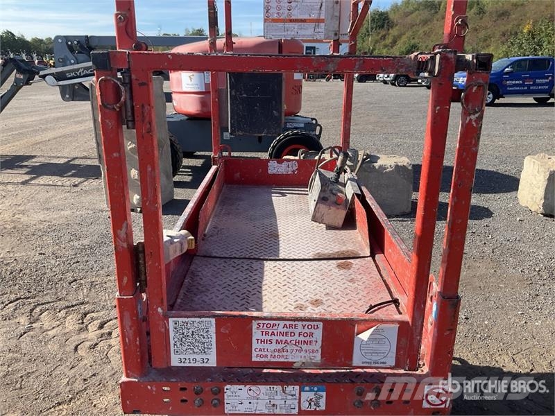 SkyJack SJIII-3219 Electric Scissor Lift Šķerveida pacēlāji