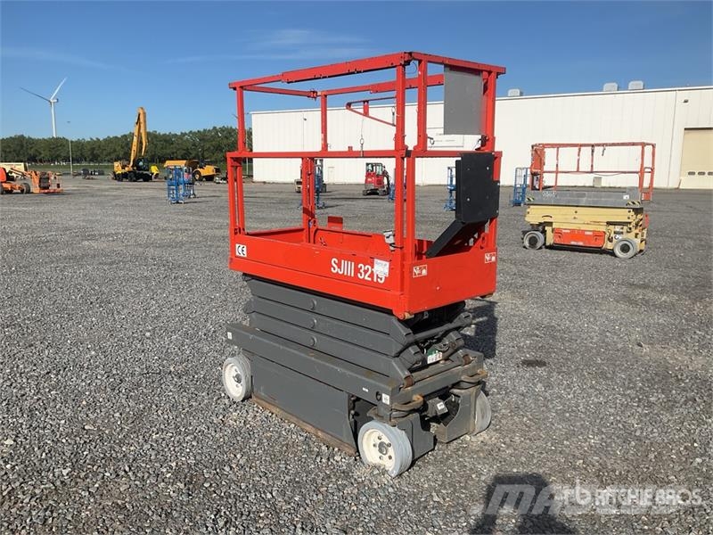 SkyJack SJIII-3219 Electric Scissor Lift (Inoperable) Ножничные подъемники