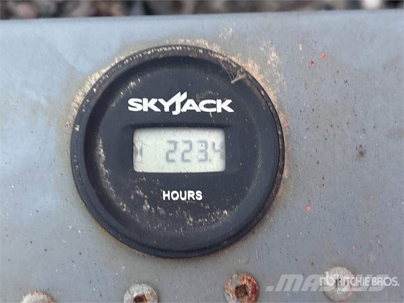 SkyJack SJIII-3219 Electric Scissor Lift Škarjaste dvižne ploščadi