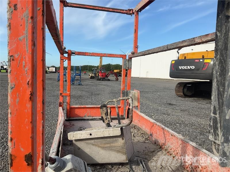 SkyJack SJIII-3219 Electric Scissor Lift Schaarhoogwerkers