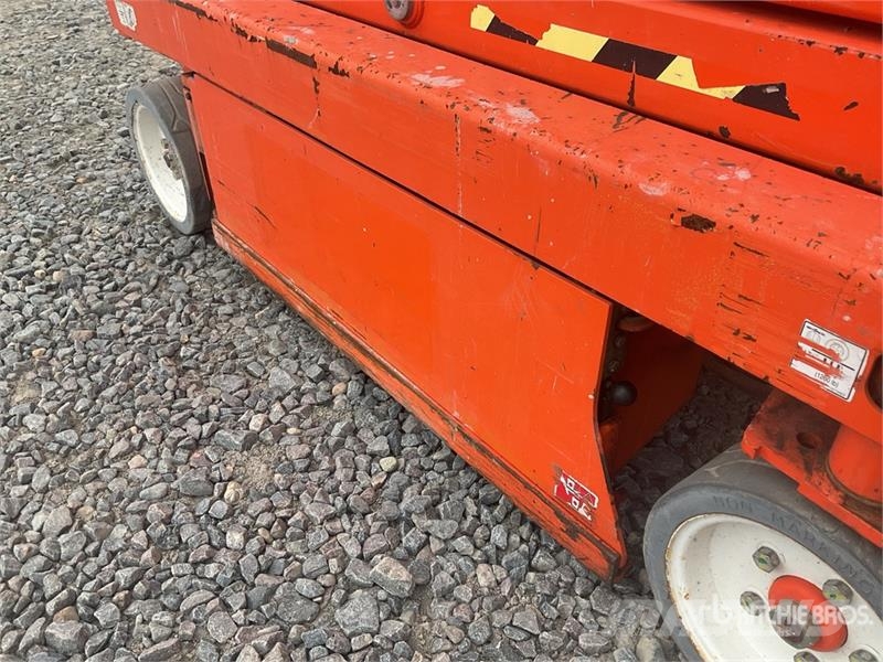 SkyJack SJIII-3219 Electric Scissor Lift (Inoperable) Škaraste platforme