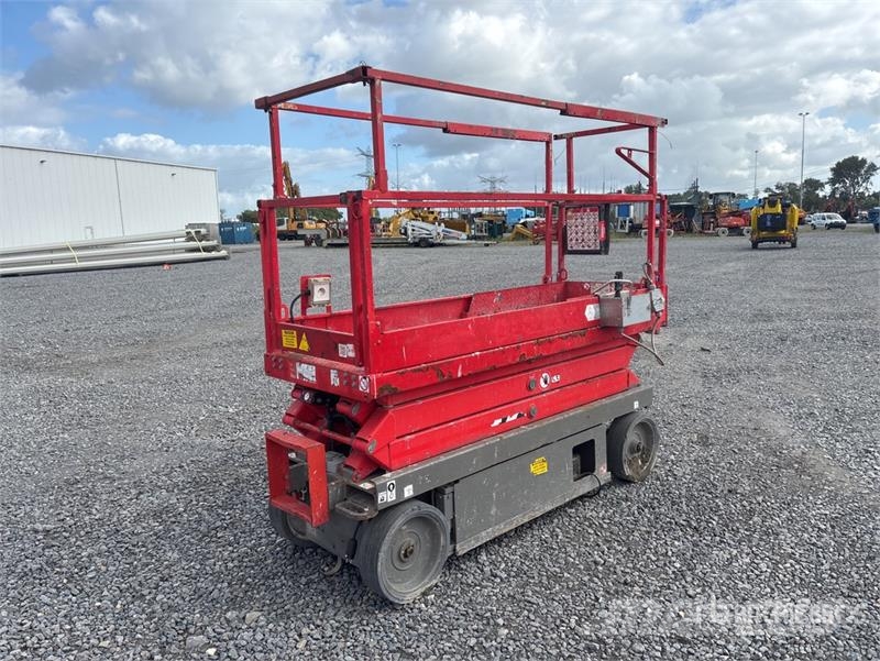 SkyJack SJIII-3220 Electric Scissor Lift Šķerveida pacēlāji