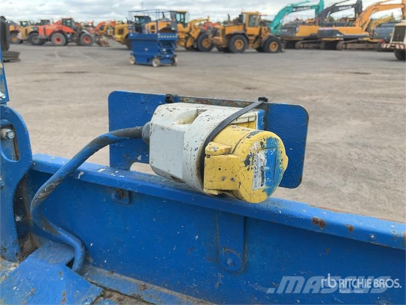 SkyJack SJIII3219 Ollós emelők