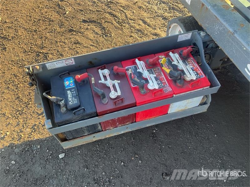 SkyJack SJIII3219 رافعات مقصية الشكل