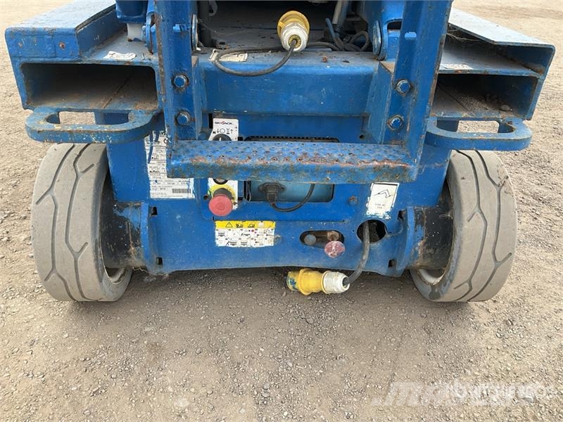SkyJack SJIII3219 Ollós emelők