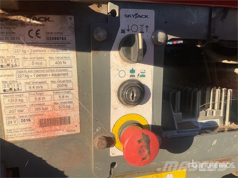 SkyJack SJIII3219 رافعات مقصية الشكل