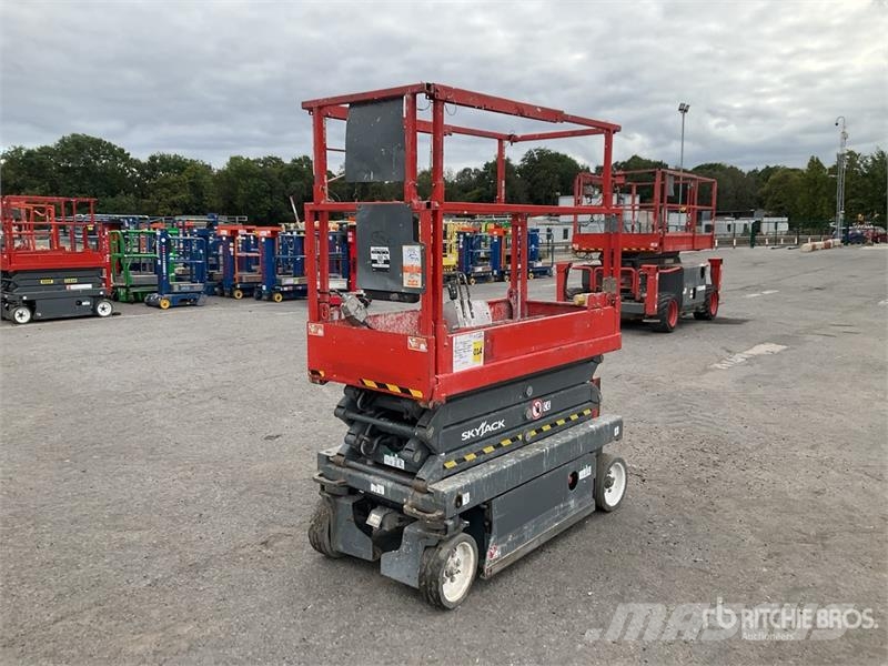 SkyJack SJIII3219 Electric Scissor Lift رافعات مقصية الشكل