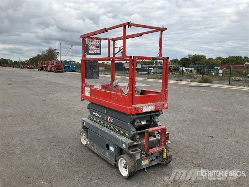 SkyJack SJIII3219 Electric Scissor Lift Sakselifter