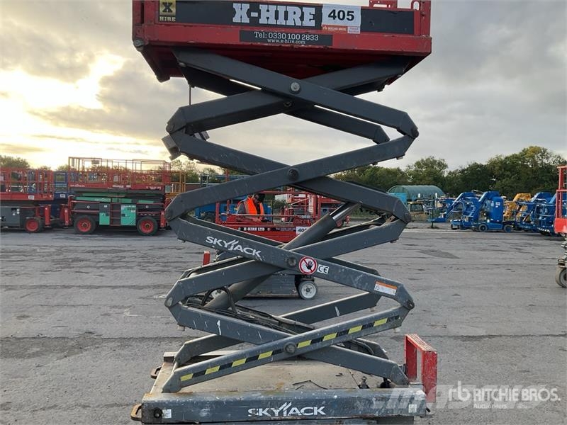 SkyJack SJIII3219 Electric Scissor Lift Scheren-Arbeitsbühnen