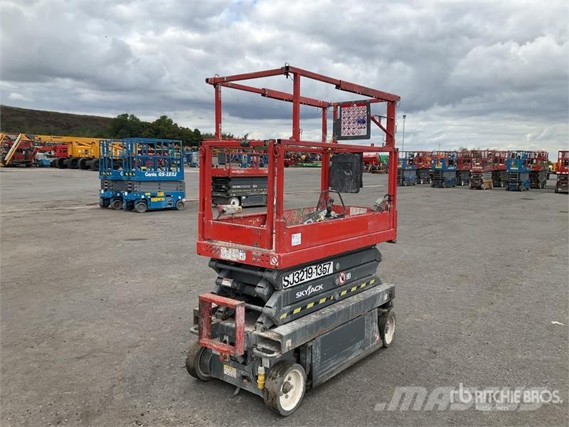 SkyJack SJIII3219 Electric Scissor Lift رافعات مقصية الشكل