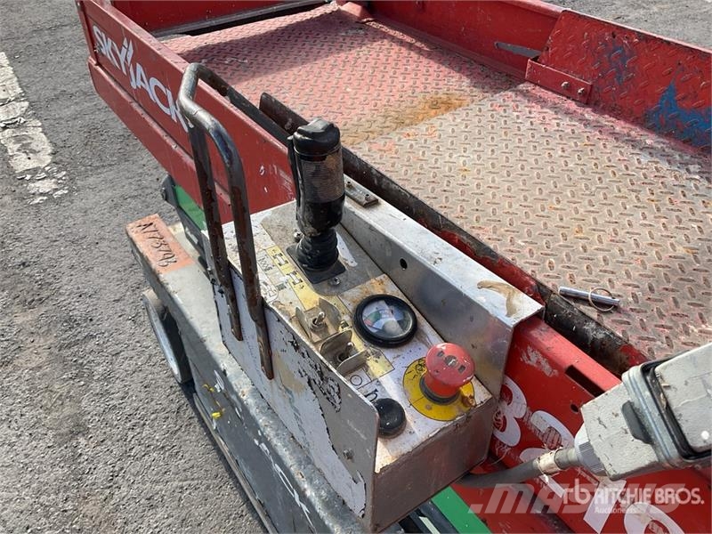 SkyJack SJIII3219 Electric Scissor Lift Škarjaste dvižne ploščadi