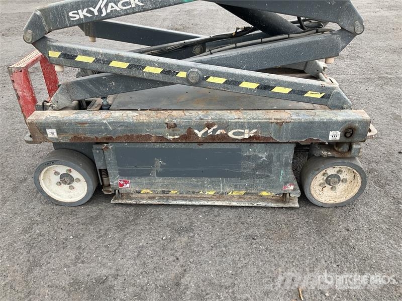 SkyJack SJIII3219 Electric Scissor Lift シザースリフト