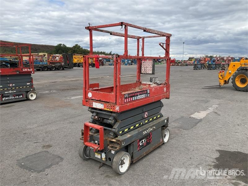 SkyJack SJIII3219 Electric Scissor Lift Sakselifter