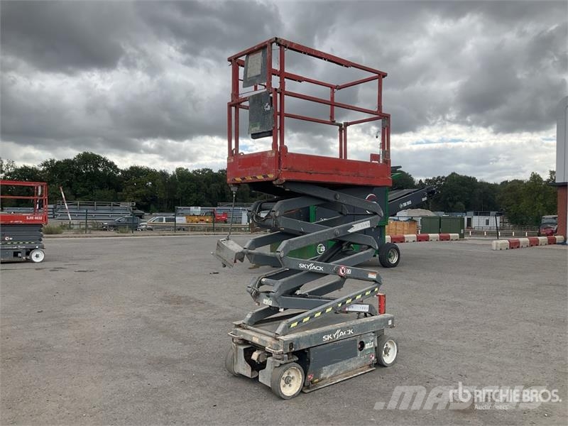 SkyJack SJIII3219 Electric Scissor Lift シザースリフト