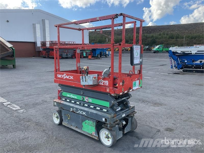SkyJack SJIII3219 Electric Scissor Lift Škarjaste dvižne ploščadi