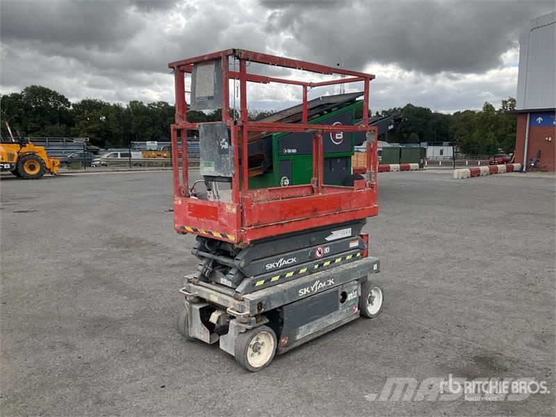 SkyJack SJIII3219 Electric Scissor Lift シザースリフト