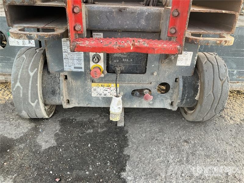 SkyJack SJIII3219 Electric Scissor Lift 剪式升降機