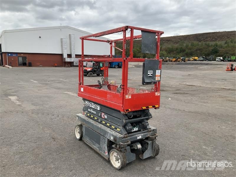 SkyJack SJIII3219 Electric Scissor Lift Sakselifter