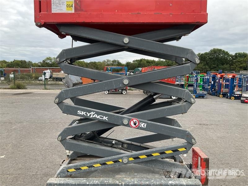 SkyJack SJIII3219 Electric Scissor Lift رافعات مقصية الشكل