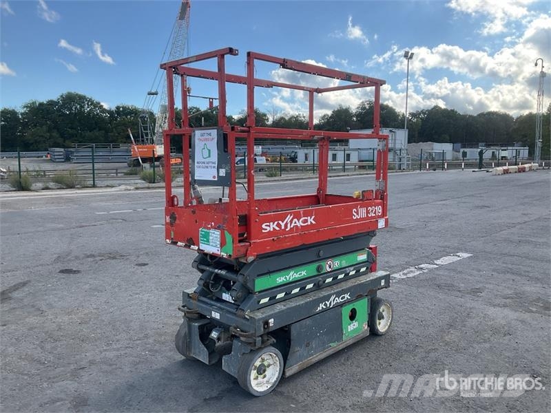 SkyJack SJIII3219 Electric Scissor Lift Škarjaste dvižne ploščadi