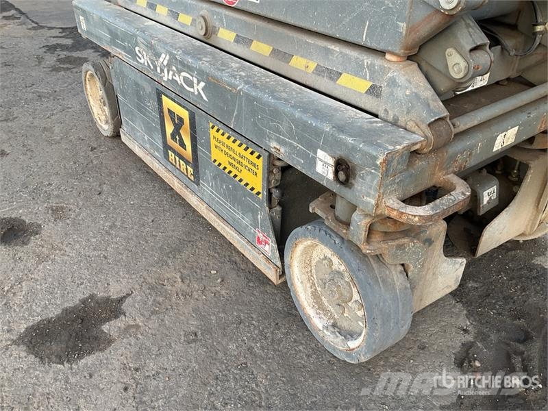 SkyJack SJIII3219 Electric Scissor Lift 剪式升降機
