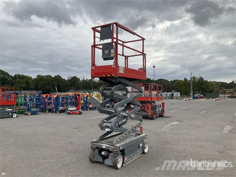 SkyJack SJIII3219 Electric Scissor Lift رافعات مقصية الشكل