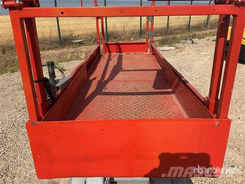 SkyJack SJIII3220M Electric Scissor Lift Ножничные подъемники