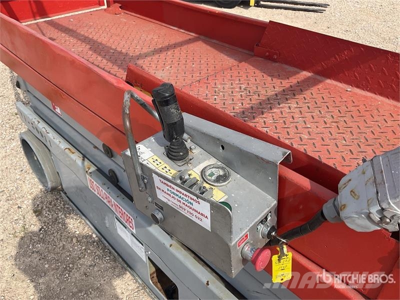 SkyJack SJIII3220M Electric Scissor Lift Ножничные подъемники