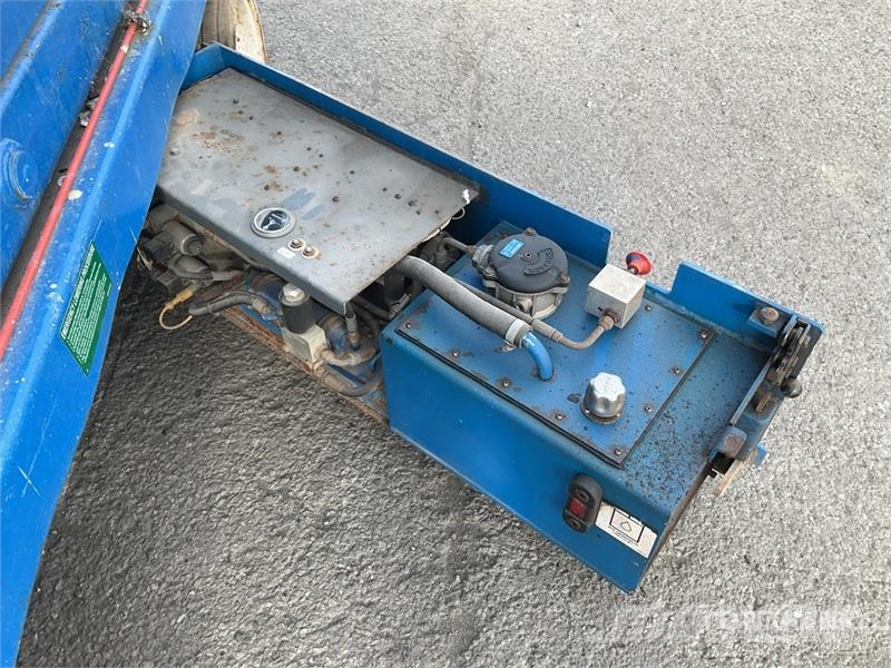 SkyJack SJIII3226 Piattaforme a pantografo
