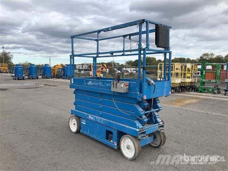 SkyJack SJIII3226 رافعات مقصية الشكل
