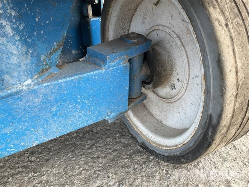 SkyJack SJIII3226 رافعات مقصية الشكل