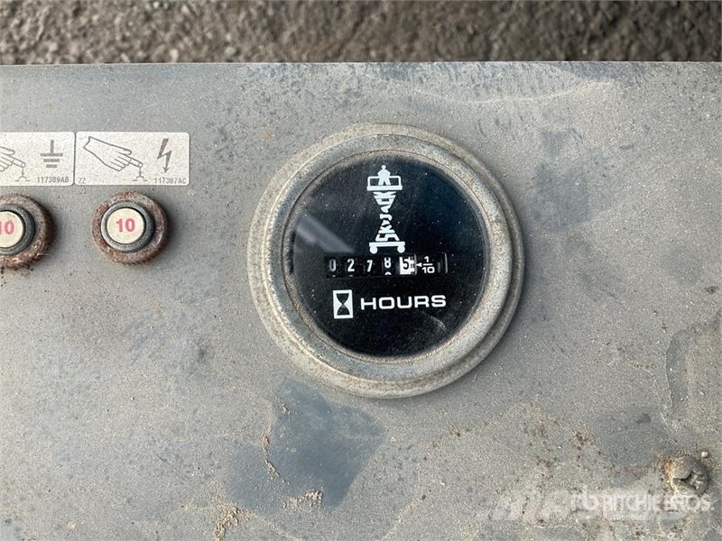SkyJack SJIII3226 رافعات مقصية الشكل