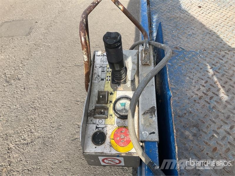 SkyJack SJIII3226 Piattaforme a pantografo