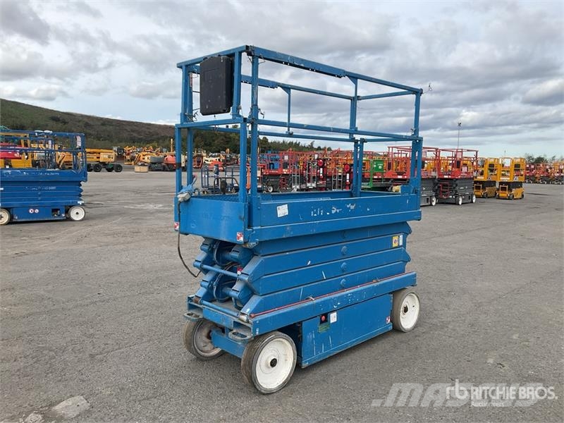 SkyJack SJIII3226 رافعات مقصية الشكل